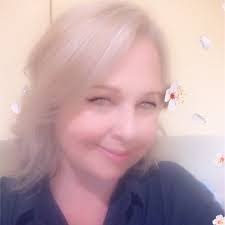 Janine Parrish's Instagram, Twitter & Facebook