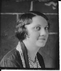 Aurelia Hamilton's Instagram, Twitter & Facebook