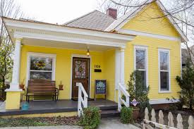 Warna cat dinding luar rumah setiap orang tentu ingin memiliki rumah yang bagus. Warna Cat Rumah Bagian Luar Yang Cerah Menurut Ahli Cat