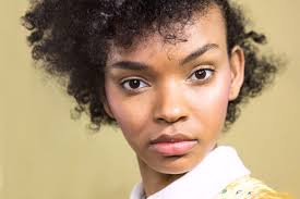 Just wanted to give y'all an updated video on what is the best edge control for natural hair ( in my opinion). 9 Hair Bloggers Share Their Favorite Edge Controls Sunday Edit