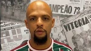 Felipe Mello é apresentado pelo Fluminense