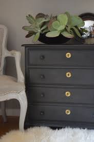 Chalk Paint Or Milk Paint What S The Difference Chalk Paint Furniture Paint Furniture Painted Furniture