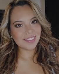 Vanessa Pons's Instagram, Twitter & Facebook