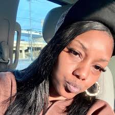 🗓Start off the work week with a kiss! 😘 (It's for good luck, Betty says!)  Tag a friend you'd like to send some #BoopLove today! #BoopLove  #InternationalKissingDay #BettyBoop #kiss