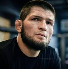 Tim Stiefler tells the audience his story about the time he broke into ACL.