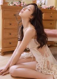 Trào lưu "thiếu nữ gợi tình" quấn vải màn sương ngây thơ vẫn gợi cảm