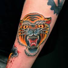 Traditional Tiger Head Tattoo By Phil Gibbs Stand Proud Tattoo Traditional Tattoo Tiger Head Bold Will Hold Ta Tiger Head Tattoo Head Tattoos Tattoos