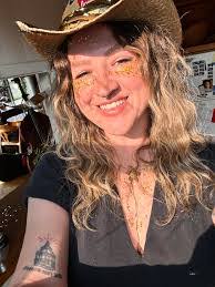 Melody Owen's Instagram, Twitter & Facebook