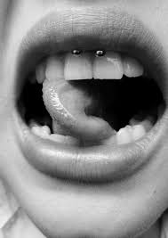 piercing piercing smiley idee per tatuaggi