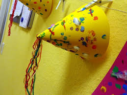 Wir Basteln In Der Krippe Fasching Hute Faschingsmasken Basteln Fasching Basteln Krippe Fasching Basteln