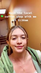 zoe herrera (@zoeh8082)