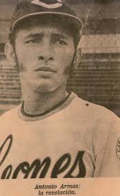 El siguiente recuerdo será en honor a un gran amigo que asistió a este  compromiso , el 15 de octubre de 1994 Los Leones abrieron la temporada como  visitante en el estadio