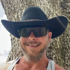 A cooperative investigation between the First Judicial District Drug Task  Force and Cross County Sheriff's Office resulted in the arrest of David  Hydrick, Jr, 33, of Cross County. Hydrick initially attempted to