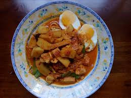 Salam ramadan semua hari ni kita buat mee kari selamat mencuba jgn lupa #jomkitacubaaaa mee by @numeegardenia_official santan by @karasantan.id susu full. Mee Kari Simple Inani Hazwani