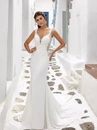 Sleek Classic And Modern Daniela Eddy K Dreams Bridal Fitted Crepe And Lace Weddingdress Mermaid Wedding Dress Wedding Dress Trends Wedding Dresses