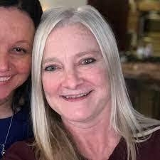 Lori Epps's Instagram, Twitter & Facebook