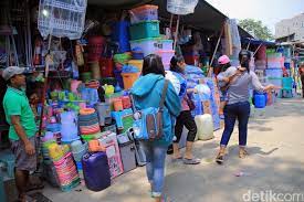 Pusat grosir barang pecah belah di surabaya. Pasar Plastik Jatinegara Pusatnya Barang Plastik Harga Miring