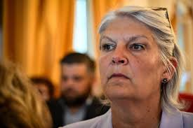 Sandra Germain se retire du second tour des législatives, coup d'envoi du  brevet, une fan zone installée à Nevers... L'actu à retenir de ce lundi