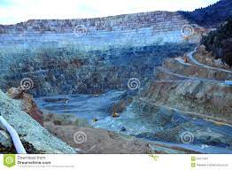 The rosia montana mining project demonstrated how vested interests (including the media, local officials, and even national politicians) who benefit from graft and abuse will try to circumvent. Tagebaugoldmine In Rosia Montana Rumanien Stockbild Bild Von Mineral Tief 54071987