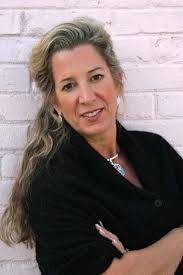 Growing the Experience Features Growing the First-Year Experience Page 4 8  12 14 19 22