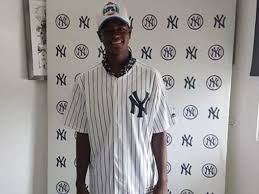 Yankees sign Luis Severino's younger brother