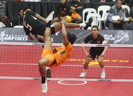 Olahraga ini dimainkan oleh dua regu di mana satu regunya terdiri dari 3 orang dan 1 orang pengganti. Sejarah Sepak Takraw Dari Zaman Melaka Sehingga Kini The Patriots