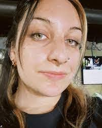 Kristen Beacham's Instagram, Twitter & Facebook