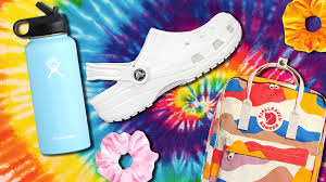 Which Vsco Girl Accessory You Are Based On Your Zodiac Sign Aesthetic Girls Accessories Aesthetic Wallpapers 3d Wallpaper Art