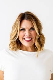 Beth Oates's Instagram, Twitter & Facebook