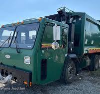 2015 Crane Carrier Low Entry refuse truck