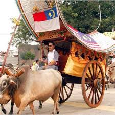 Ragam hias atau ornamen merupakan bentuk karya seni rupa yang sudah berkembang sejak zaman prasejarah. Bahagian Kereta Lembu