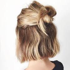 The article observes easy and cute hairstyles for short hair, medium hair, shoulder length this not only beautiful and elegant, but also easy pin up hairstyle is achieved with short, straight hair. 59 Cute Easy Updos For Short Hair 2021 Styles