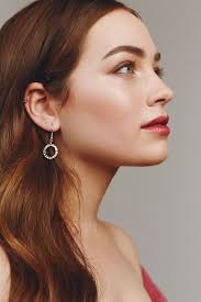 Interview: Mary Mouser On the Best Advice She Was Ever Given