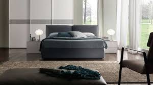 Letto in pelle bianca con contenitore perfettamente funzionante e doghe in legno. Chateau D Ax Letti E Prezzi Della Collezione 2017 Design Mag