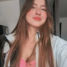 Brenda Sol's Instagram, Twitter & Facebook