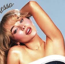 Sabrina Dick's Instagram, Twitter & Facebook