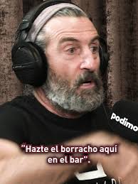 ¿Por qué Luis siempre hace de malo? Momentos de la entrevista a Luis Zahera  #esdlb​ 🍻​​ Link en la bio. #luiszahera #cine #cineespaña #peliculas  #elreino #galicia