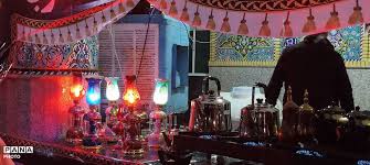 حرکت کاروان عزاداران گچساران به سمت حرم بی‌بی‌حکیمه(س) در سوگ پیامبر(ص) و امام حسن(ع)