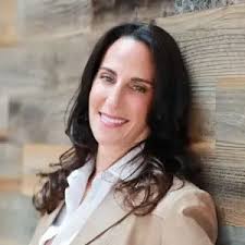 Leslie Abner's Instagram, Twitter & Facebook