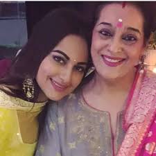 Sonakshi Sinha-Luv Sinha की लड़ाई की वजह से अटकीं मां पूनम की सांसें,  भाई-बहन की जंग ने खड़े किए पारिवारिक रिश्तों पर सवाल​