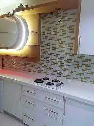 Yaşam alanlarınıza dinamik bir yapı kazandırıp modern detaylarla zenginleştirilen bu ürünler, darbelere ve kire karşı gösterdiği dayanıklılığıyla uzun ömürlü bir kullanımı beraberinde getiriyor. Atalar Icinde Ikinci El Satilik Mutfak Tezgah Arasi Cam Moz