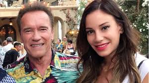 Maybe you would like to learn more about one of these? Schwarzenegger Kitart Vajna Timea Mellett A Csaladjahoz Is Meginvitalta Ot Bumm Sk