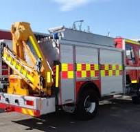 VolvoFL10 4x4 Doppelkabine Feuerwehr Tank 2500l Pumpe Kran ...