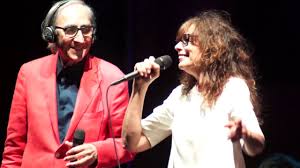 Maestro di tutti i generi musicali. Chi Era Franco Battiato Il Cantante Di E Ti Vengo A Cercare