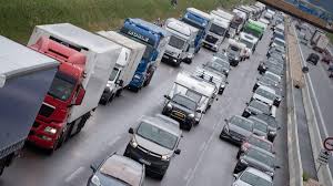 It allows users to launch apps, create complex workspaces and access settings and the notification centre. Autobahn App Des Bundes Geht An Den Start Zdfheute