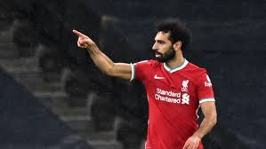 ظهر اللاعب محمد صلاح، نجم مصر وفريق ليفربول الإنجليزي، صباح الأربعاء بقميص أبيض اللون عليه شعار أشهر المجلات الإباحية في وفي المرتين وجه نشطاء على مواقع التواصل الاجتماعي النقد لصلاح لارتداءه قميص مكتوب عليه «بلاي بوي بروجيكت» أو «مشروع بلاي. Ø£Ø³Ø·ÙˆØ±Ø© Ù„ÙŠÙØ±Ø¨ÙˆÙ„ ÙŠÙØ¶Ù„ ØµÙÙ‚Ø© Ù‡ÙŠØ¨ÙŠØ§ Ø¹Ù„Ù‰ Ø§Ù„ØªØ¹Ø§Ù‚Ø¯ Ù…Ø¹ Ù…Ø­Ù…Ø¯ ØµÙ„Ø§Ø­ Rt Arabic