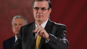 El canciller mexicano marcelo ebrard apareció en una videoconferencia, acompañando al presidente lópez obrador, luciendo un lujoso reloj de marca rolex. Critican A Marcelo Ebrard Por Tratar De Esconder Su Rolex En Reunion Con Amlo