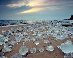 Agate Beach By Gregory A Israelson On Capture Minnesota The Beautiful And Interesting Sight After Big Waves On Park Point Beac Beach Lake Superior Big Waves