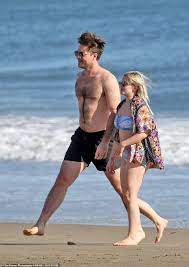 Ariel Winter hits the beach with her boyfriend Luke Benward in Santa  Barbara | Daily Mail Online