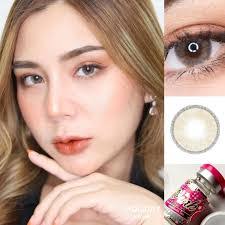 Holiday Brown's Instagram, Twitter & Facebook